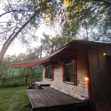 Old Chalet Camping *